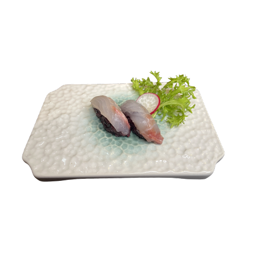 Nigiri d'arròs negre de d'orada